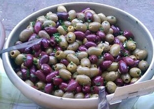 Mix Olives With Parsley, Garlic