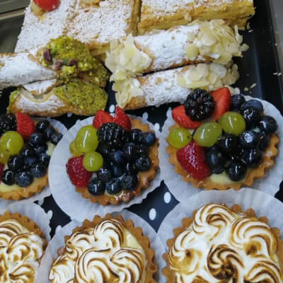 Mistery Box With  5 Pastries Of The Day