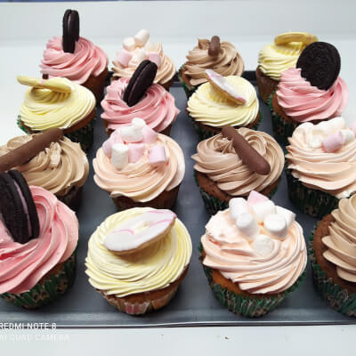 Selection Of 12 Cupcakes