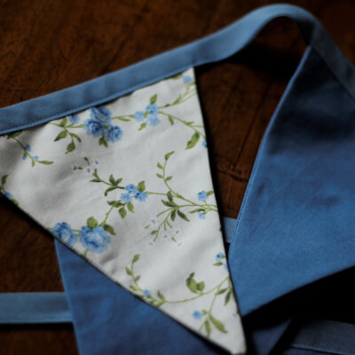 Blue Roses Bunting