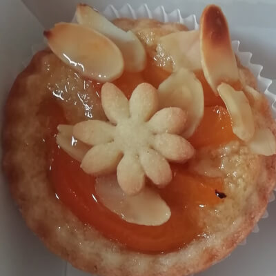 Box Of 6 Small  French Apricot And Almond Tartes