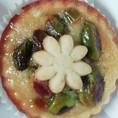 Box Of 6 Pistachio And Almond Cream Small French Tartes 