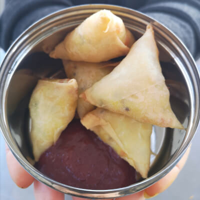 Spinach And Cheese Mini Samosas With Chutney
