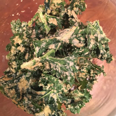 Raw Kale Chips With Garlic